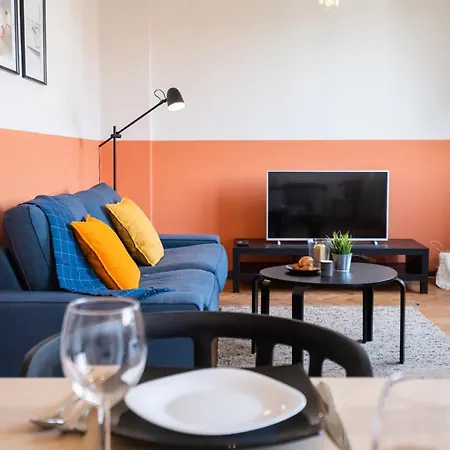 Orange Friendly Near Vitosha Blvd Apartment Sofia